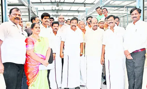 కూరగాయల మార్కెట్‌ భవనం ప్రారంభం 
