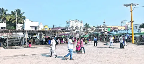 వైశాఖం వచ్చినా.. మీనమేషాలేనా.? 