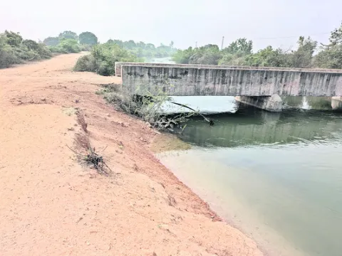 ఏఎమ్మార్పీ ప్రధాన కాల్వకు సీసీ లైనింగ్‌
