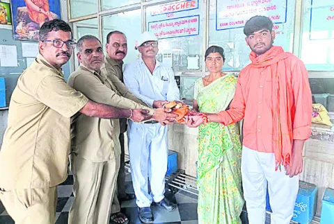 జూనియ