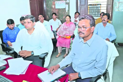 ధాన్యం కొనుగోళ్లను వేగవంతం చేయాలి
