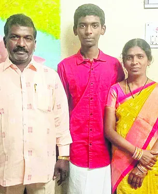 రైతుబిడ్డకు మూడో ర్యాంక్‌ 
