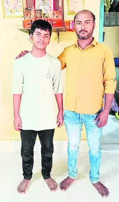 నేత ఇంట్లో సెకండ్‌ ర్యాంకర్‌
