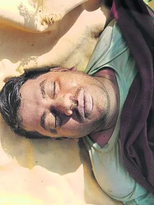 కొడుకు దూరమై.. బతుకు భారమై
