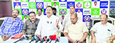 అమాయక భక్తులు బలి కావాల్సిందేనా..? 