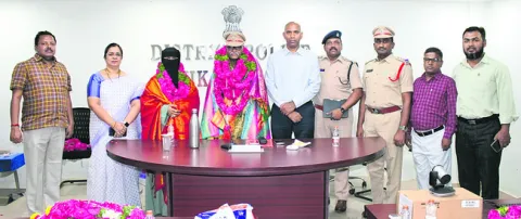 సుదీర్ఘ సేవలు అభినందనీయం 