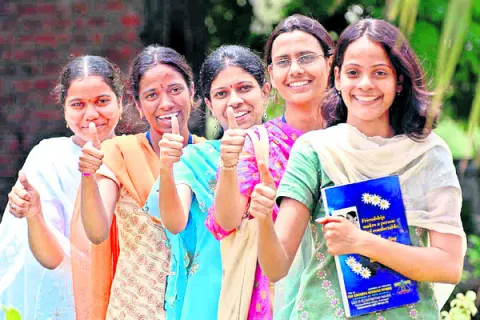 అమ్మాయిలదే హవా..