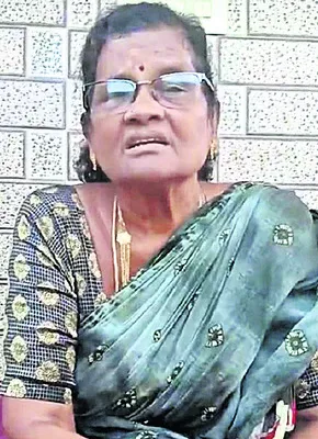 టీడీపీ సర్పంచ్‌ భర్త వేధింపులపై హోంమంత్రికి ఫిర్యాదు 