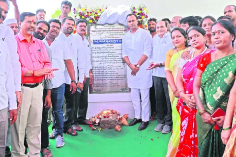 విద్య, వైద్యానికి అధిక ప్రాధాన్యం 