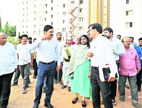 వైద్య విద్యార్థులకు మెరుగైన వసతి కల్పించాలి 