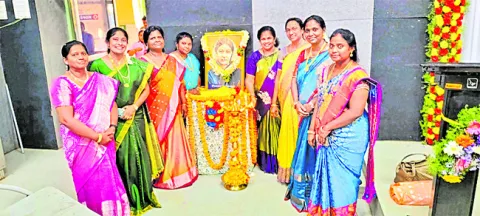 నర్సుల సేవలు వెలకట్టలేనివి 
