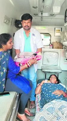సీహెచ్‌సీలో ప్రసవానికి నిరాకరణ 