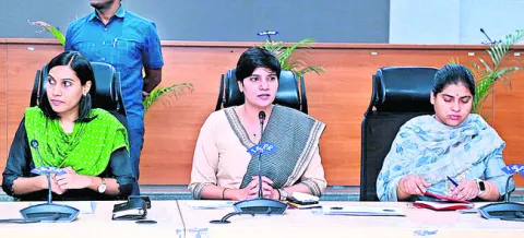 భూసేకరణ త్వరగా పూర్తి చేయండి