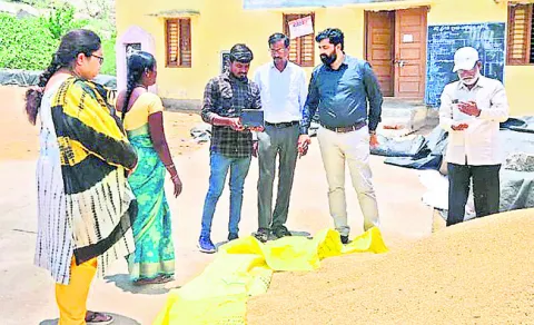 ధాన్యాన్ని మిల్లులకు త్వరగా తరలించాలి