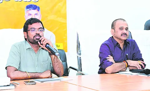 ‘జీవనోపాధి’ కార్యాచరణ ప్రణాళికపై సమీక్ష 