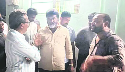 టౌన్‌ ప్లానింగ్‌ అధికారుల అత్యుత్సాహం 