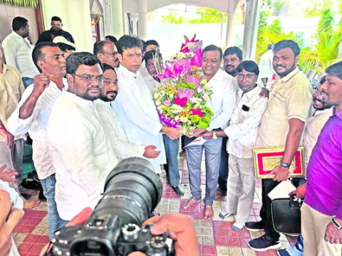‘మీ సేవ’ సమస్యలను పరిష్కరించాలి