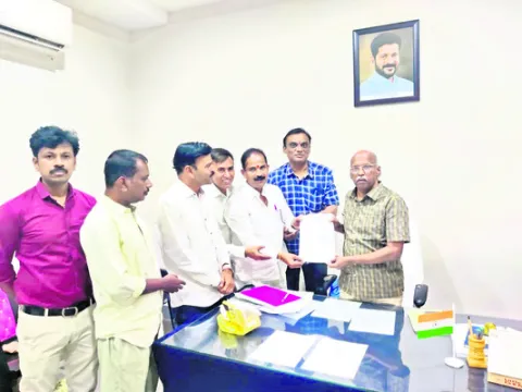 పీజీహెచ్‌ఎంల సమస్యలు పరిష్కరించాలి 