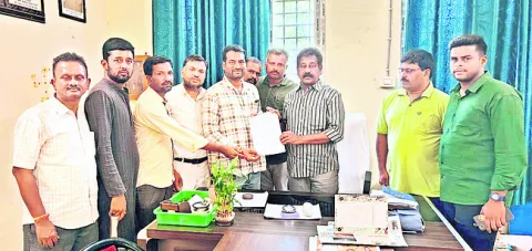 అక్రమ