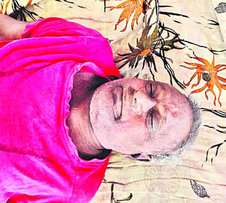 తాడిగడపలో వాచ్‌మెన్‌ ఆత్మహత్య  