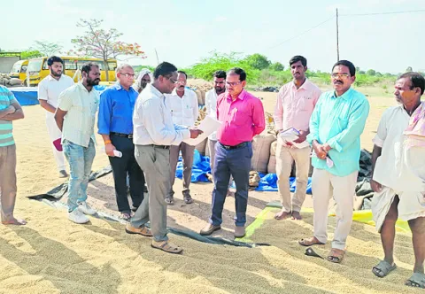 ధాన్యం మిల్లులకు తరలించండి 