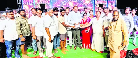  సంస్కృతీ, సంప్రదాయాలు చాటిచెప్పేలా తీర్థాలు ..