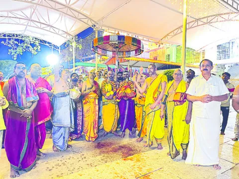 ఘనంగా