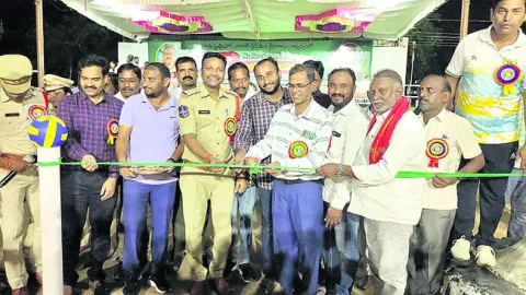 అట్టహాసంగా వాలీబాల్‌ పోటీలు