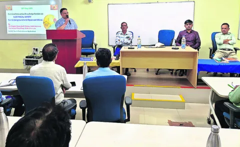 భద్రత ప్రమాణాలు విధిగా పాటించాలి