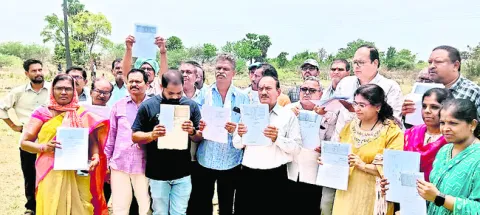 వారసులు తిరగబడుతున్నారని ఆందోళన