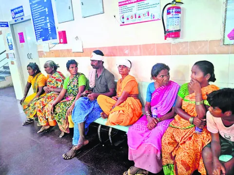 పేడ నీళ్లు చల్లే విషయంలో ఘర్షణ   