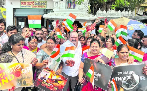 ఐక్యంగా జాతీయతను చాటాలి