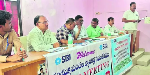 యువ వికాసానికి సిబిల్‌ అడ్డంకి 