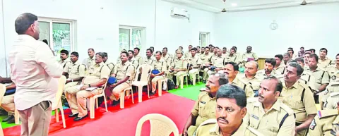 త్వరితగతిన శిక్షలు పడేలా చూడండి 