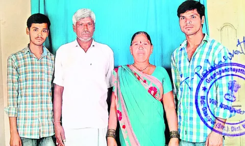 ఇద్దరు పిల్లలను ఆర్మీలోకి ..
