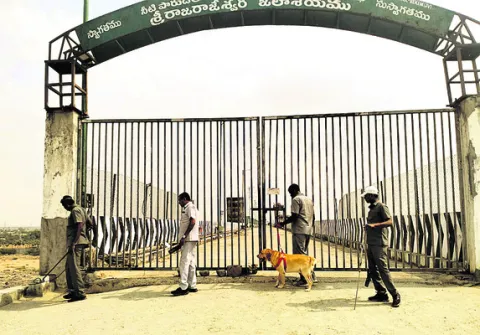 ప్రమాదవశాత్తు బావిలో పడి యువకుడు మృతి