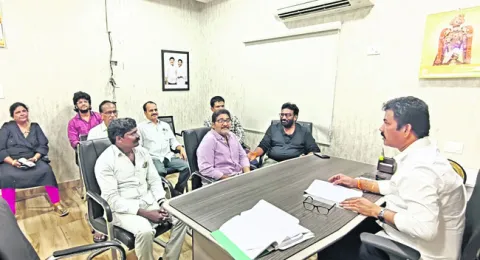 కార్యకర్తలకు అండగా ఉంటా.. 