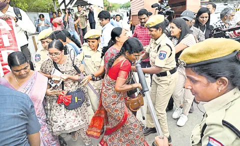 women protest against miss world pageants