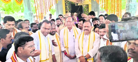 దేశ సైనికులకు మనోధైర్యం కల్పించాలి