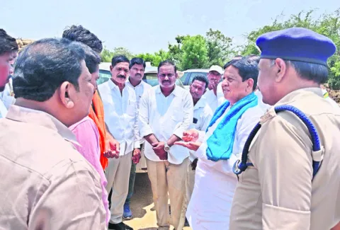 ఇబ్బందులు కలిగించకుండా నల్లమట్టి తరలించాలి 