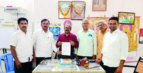 సీనియారిటీ సమస్యను  పరిష్కరించాలి