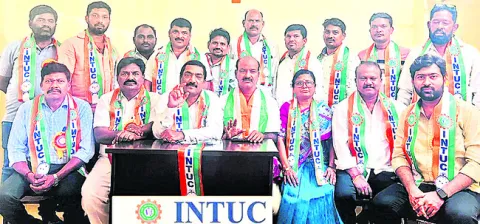 సీఎం దృష్టికి కార్మికుల సమస్యలు