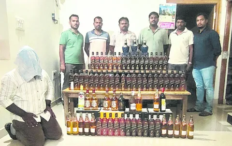 అనుమతి లేకుండా ఫంక్షన్‌లో మద్యం వినియోగం 