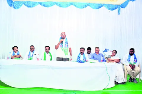 ఉద్యమకారులు అధైర్యపడొద్దు