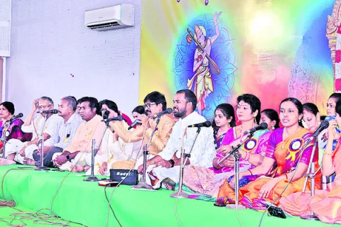 కళల విశిష్టతను  నలువైపులా చాటాలి
