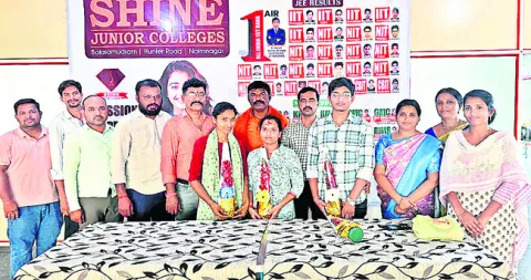 టీజీఎప్‌సెట్‌లో ‘షైన్‌’ విజయకేతనం