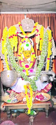 పూర్వం గుహలో సరస్వతి అమ్మవారు..