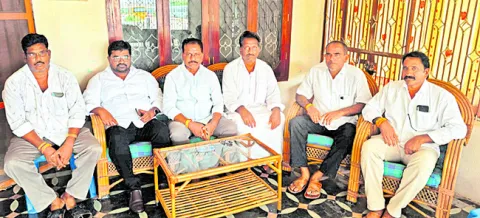 మహిళలకు ఇచ్చే గౌరవం ఇదేనా ? 