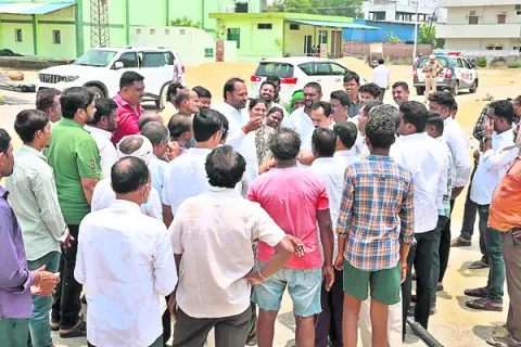 ప్రతి గింజను కొంటాం