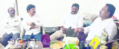కేసులతో భయపెట్టలేరు